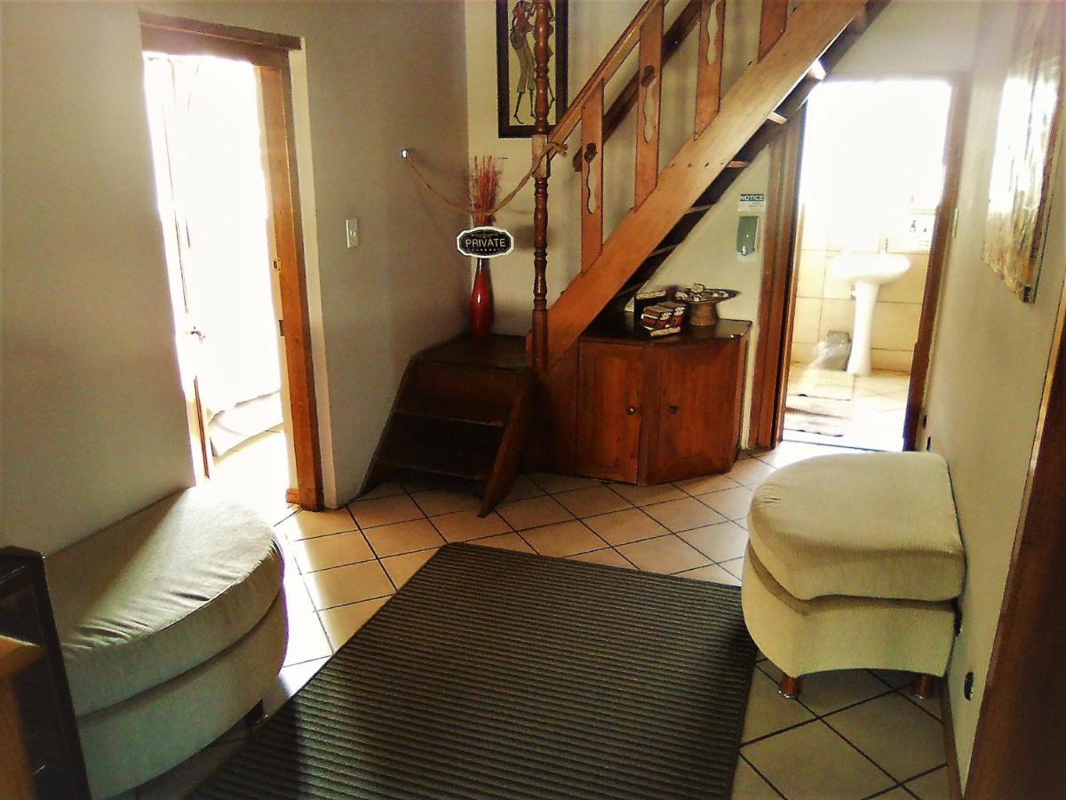 Jembjo'S Knysna Lodge & Backpackers מראה חיצוני תמונה